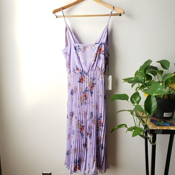 NWT ali & jay floral surplice accordion jumpsuit M - Picture 7 of 8